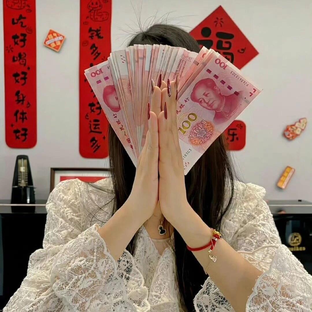 冰棍儿(๑>؂<๑)🍦头像