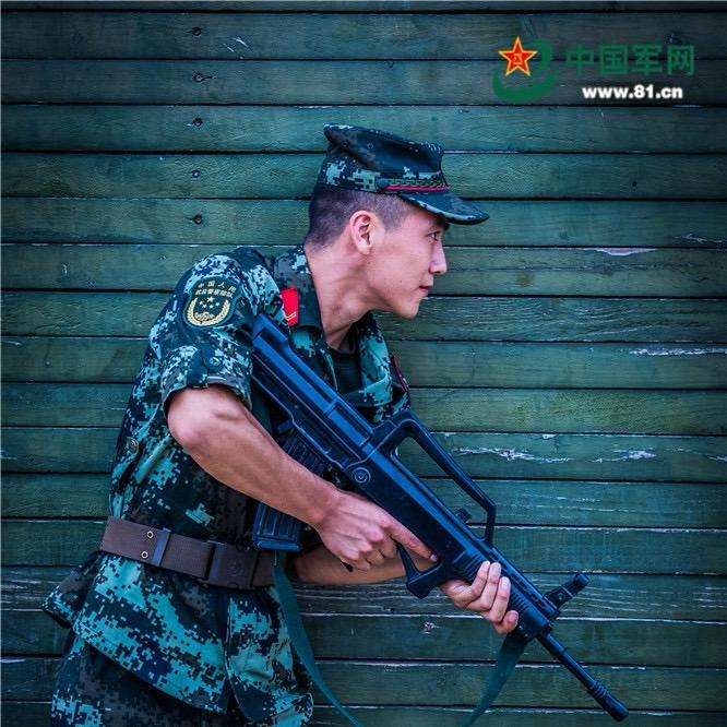 天高云淡
