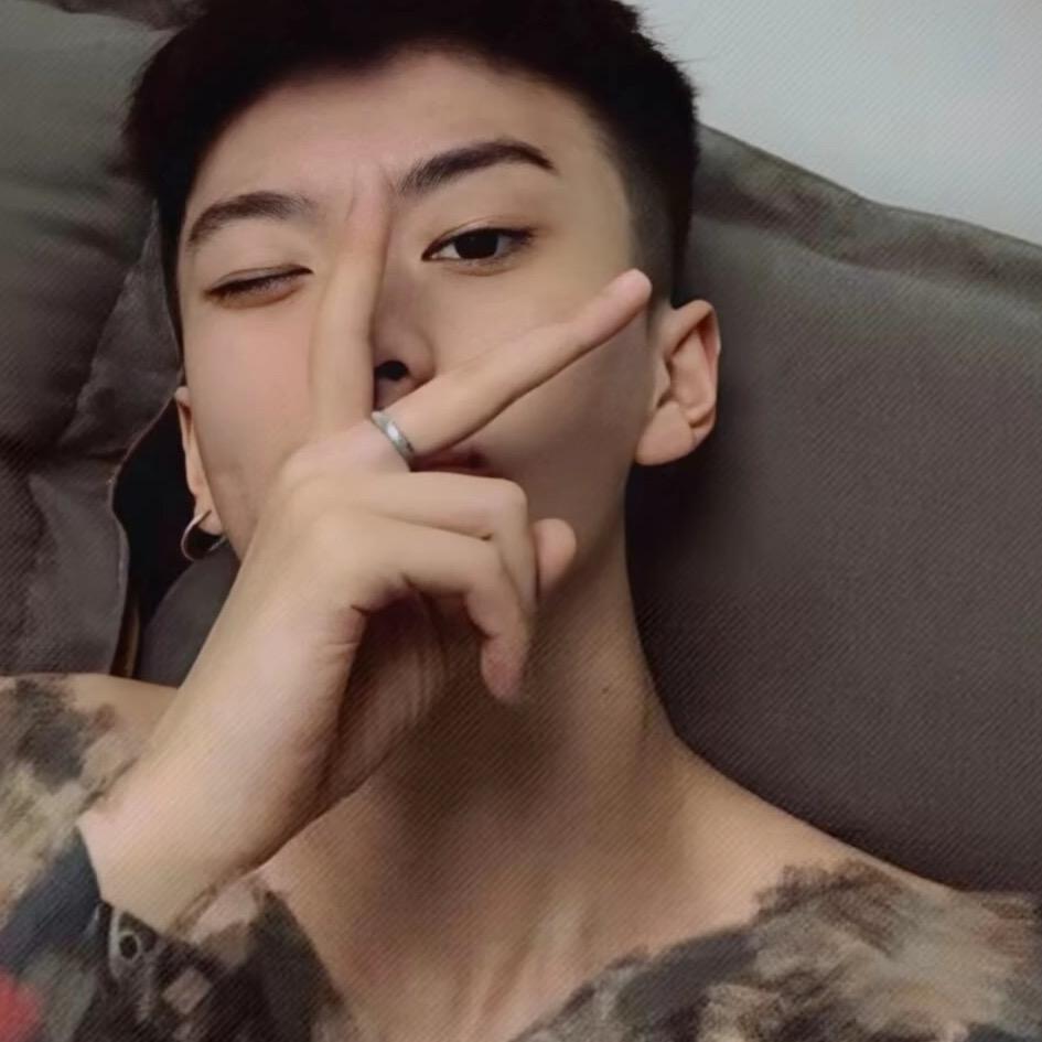 别再红了眼.🕸️
