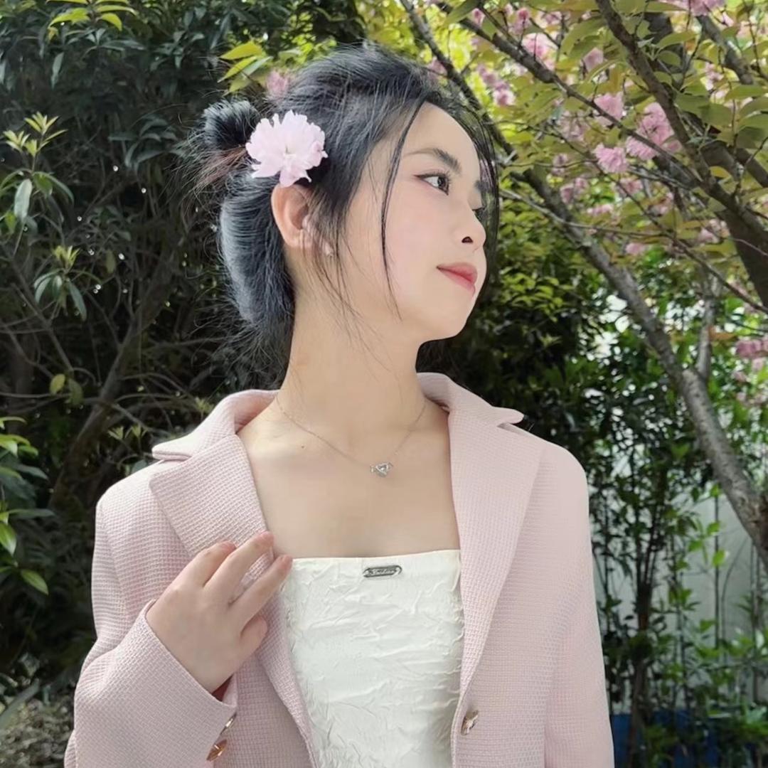张 丽 芳