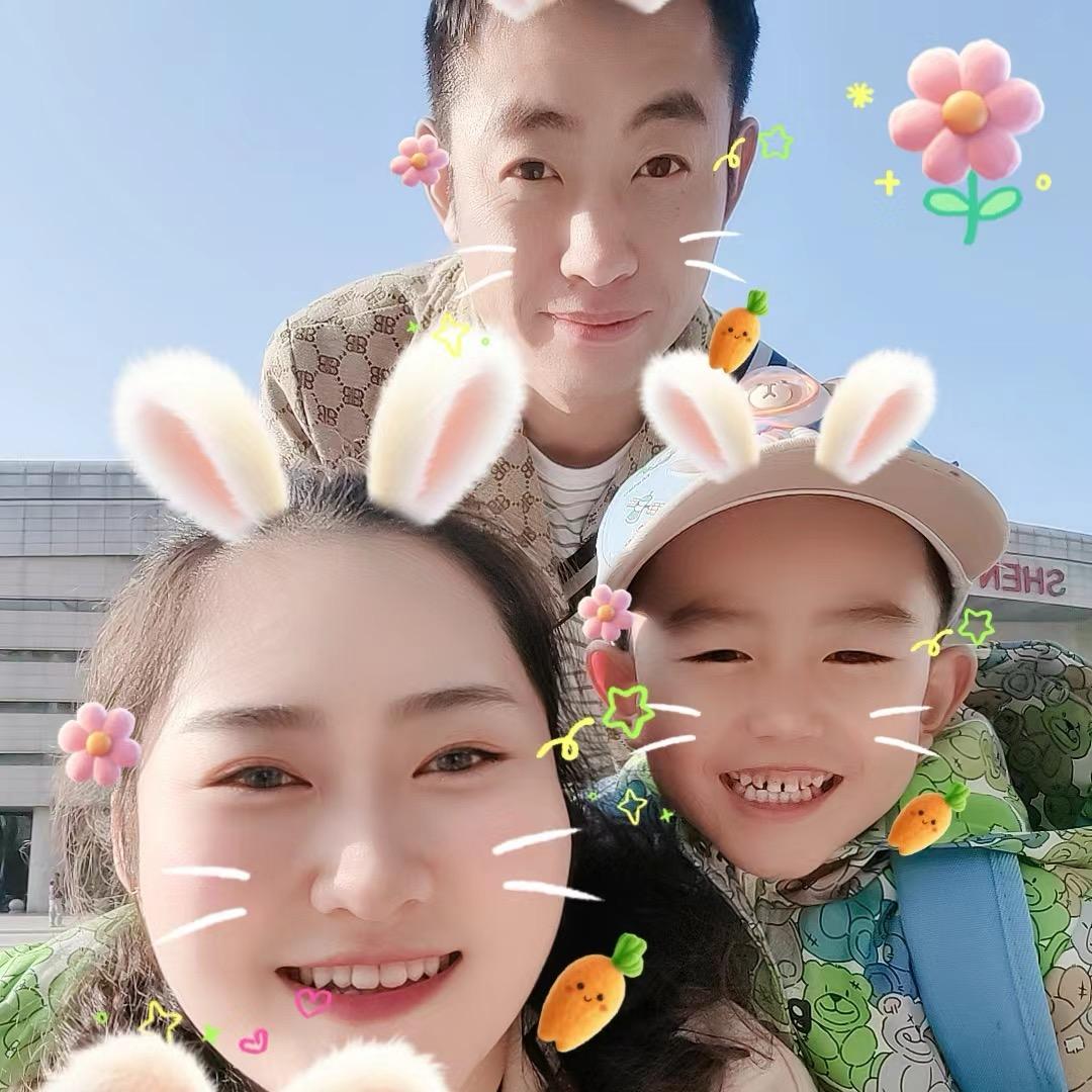 爱笑的欢妹儿