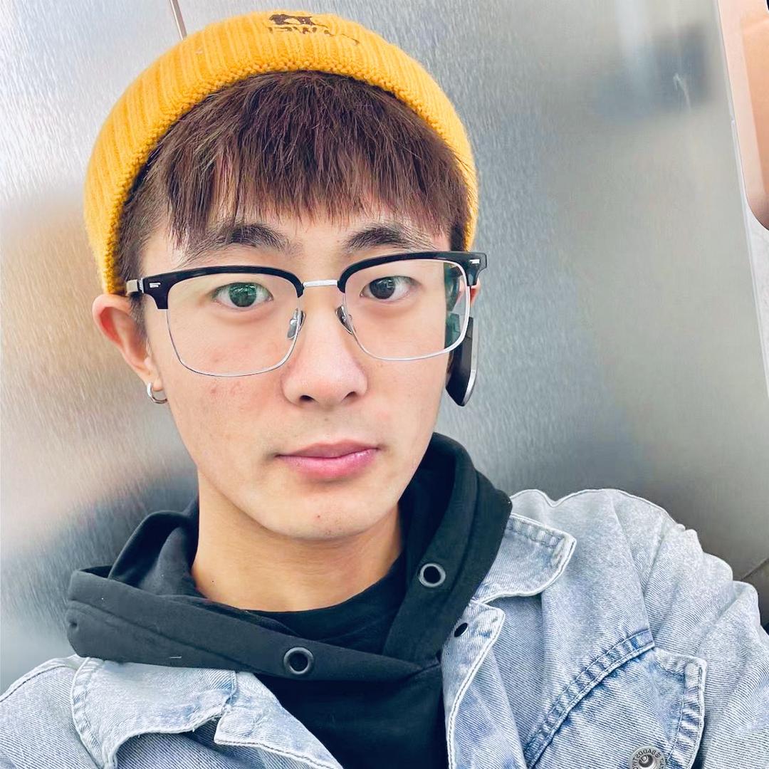 迪迪爱笑