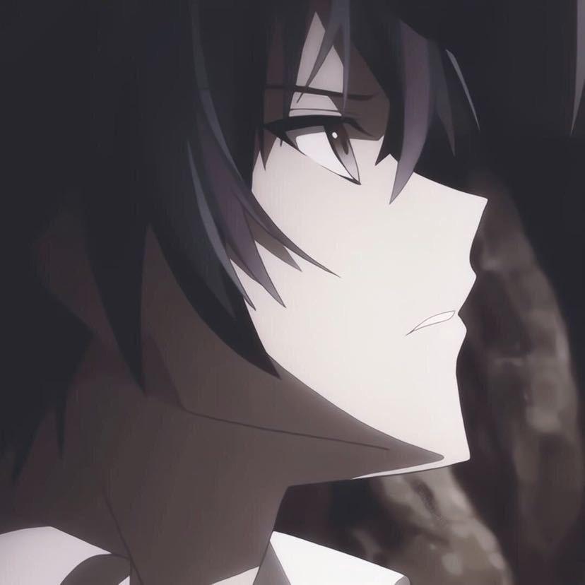 M、