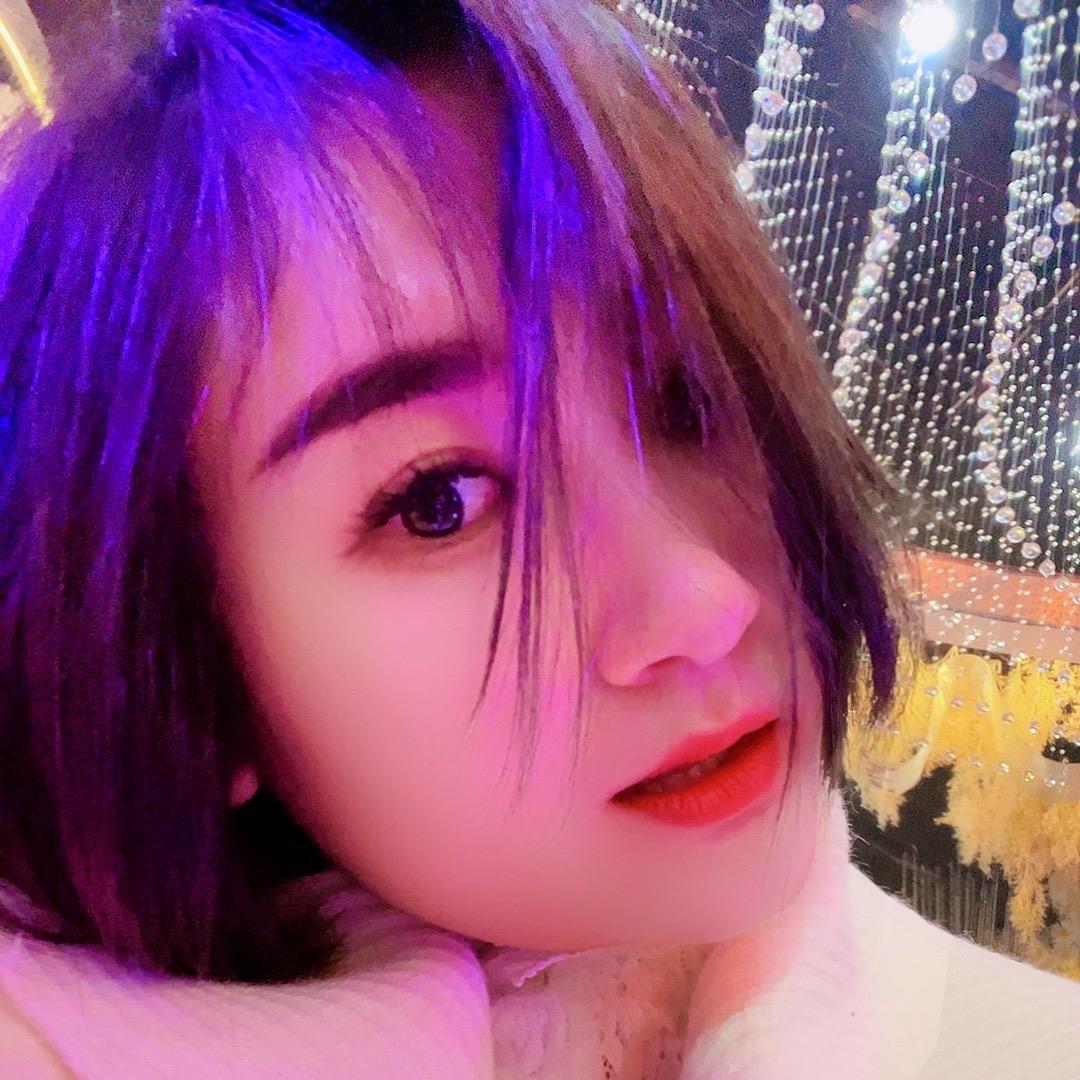 小啊霞～
