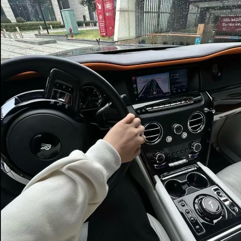 男人要赚钱买大G