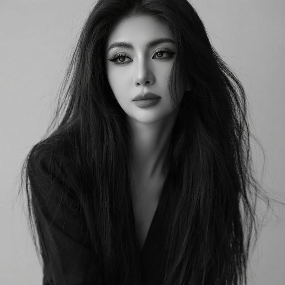 𝗠𝗮𝘆𝗿𝗮 _🖤