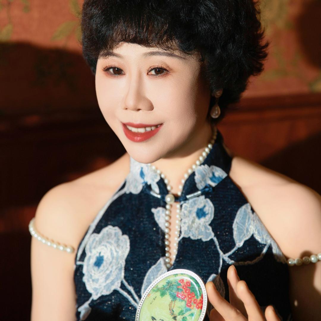 比基尼小姐姐的妈妈