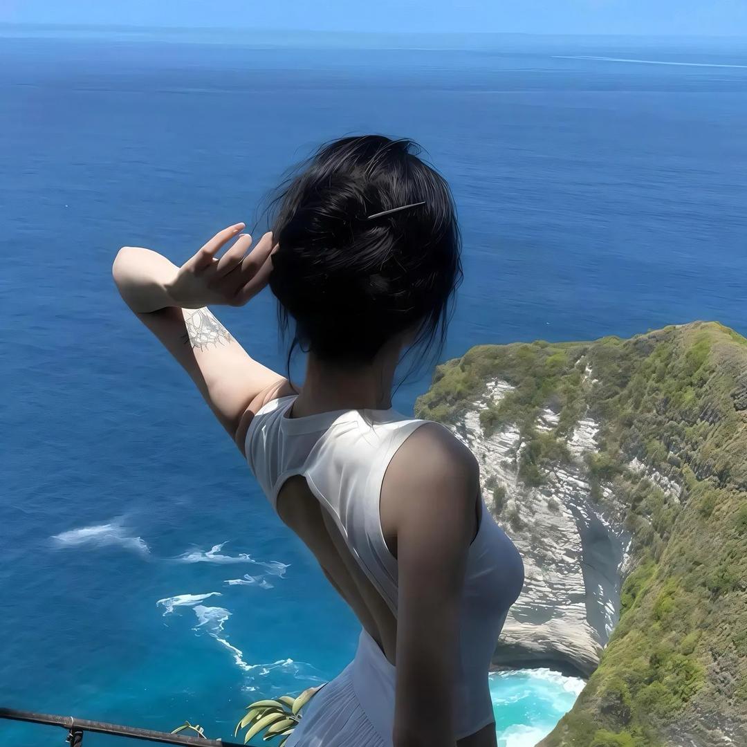 ￴    在身旁.