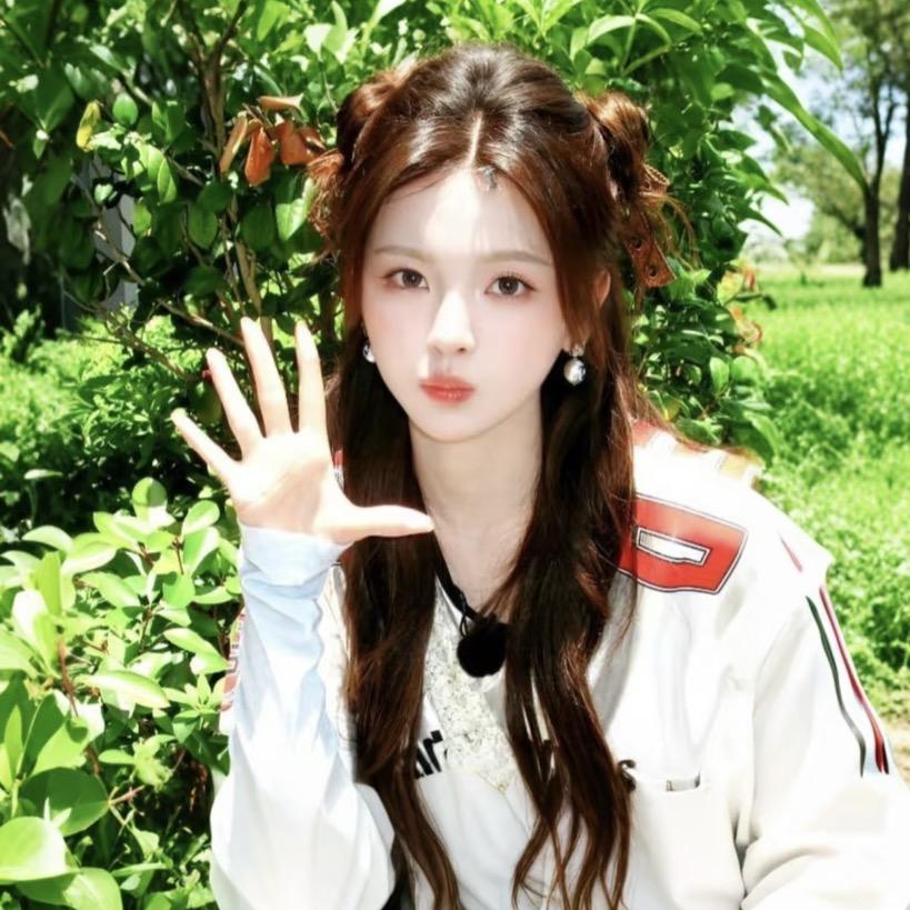 一颗草莓🧸ྀི