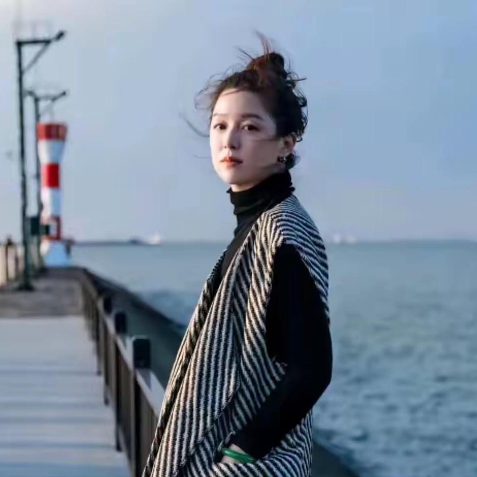 尤加莉穿搭工作室