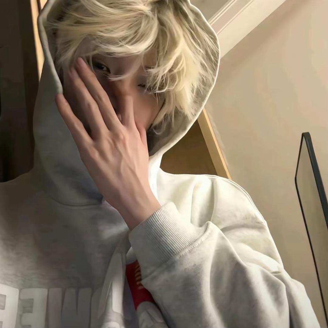 𝐆𝐔𝐂𝐂𝐈.