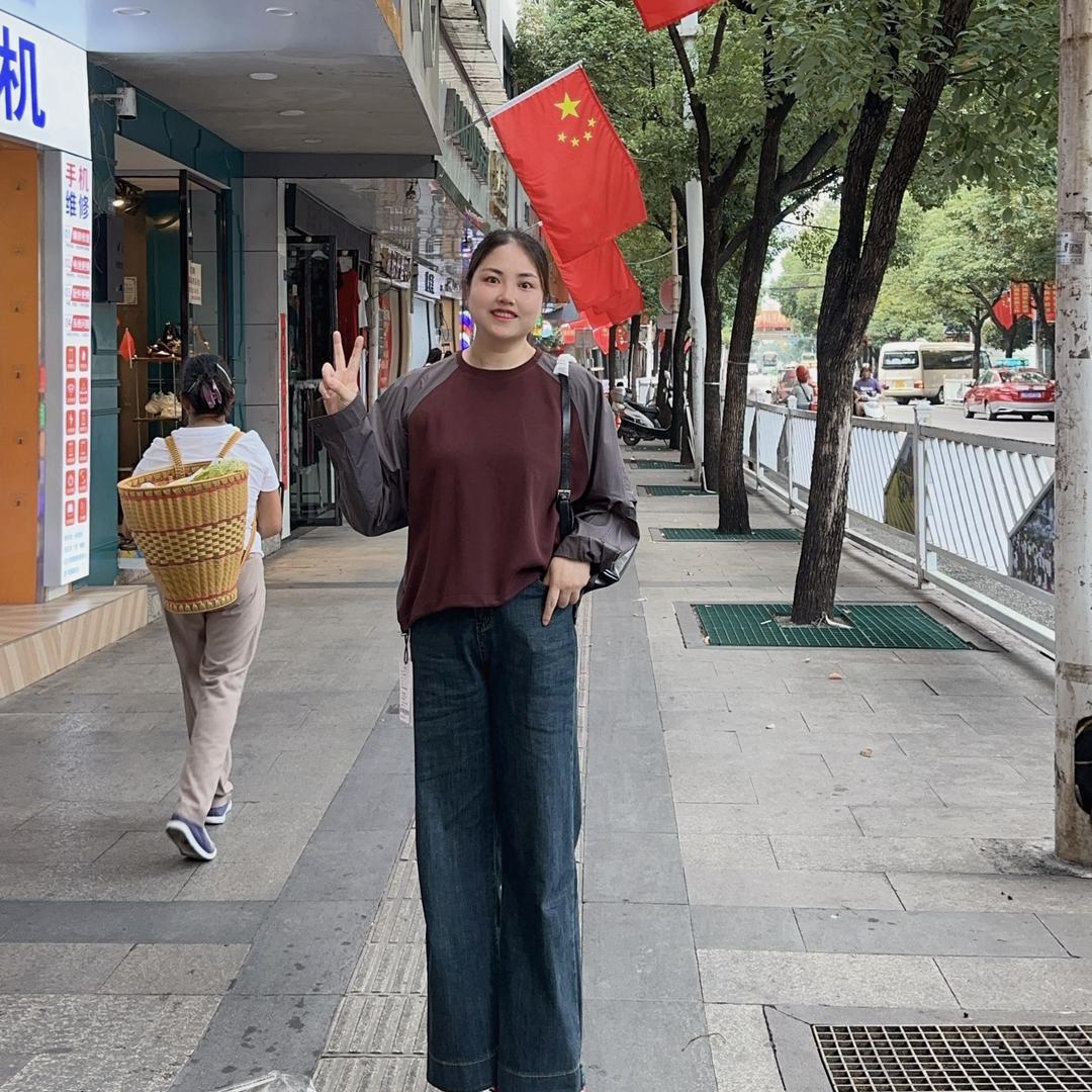 印江VIVI女装    月月