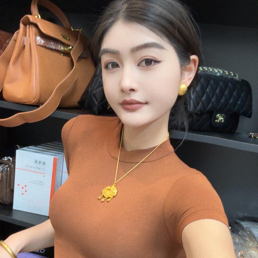 蕊芮气质女装