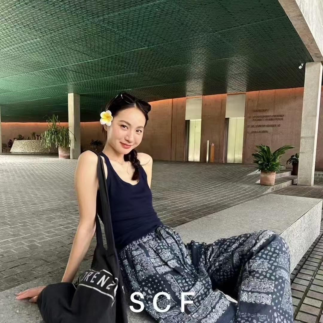 网红同款服饰店