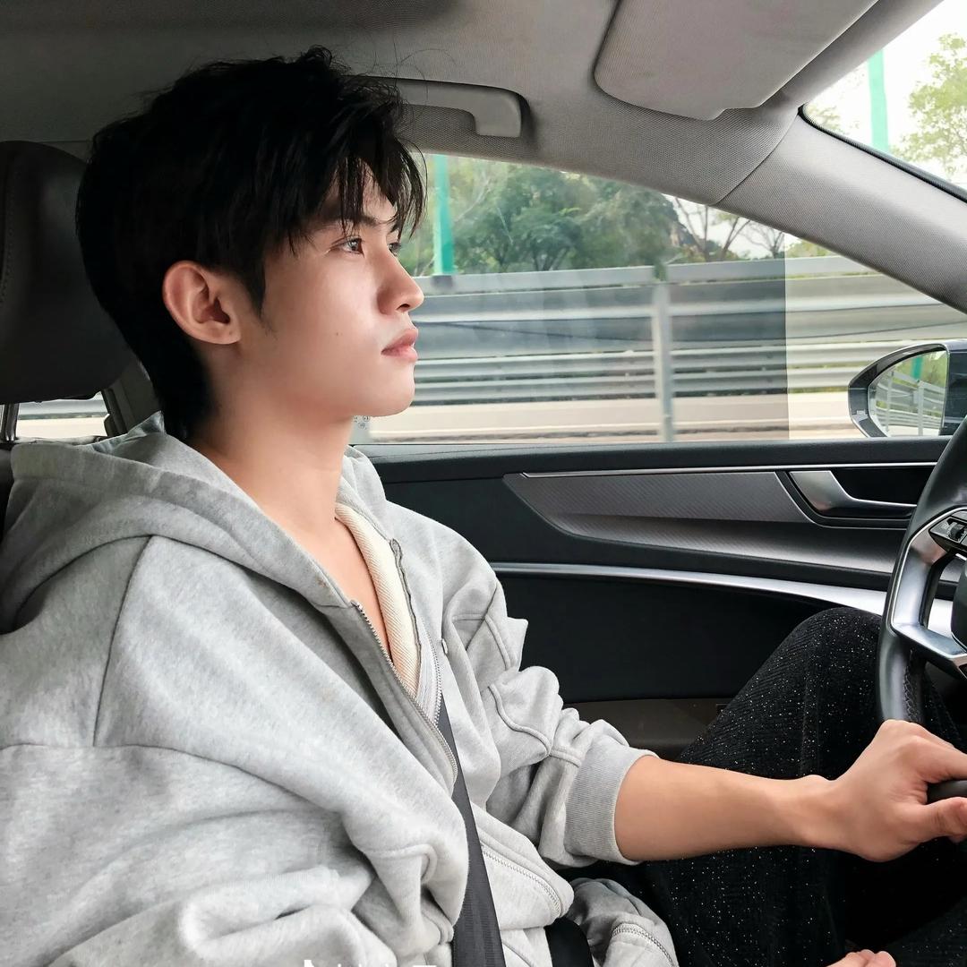 反重力少女⛹🏻‍♀️