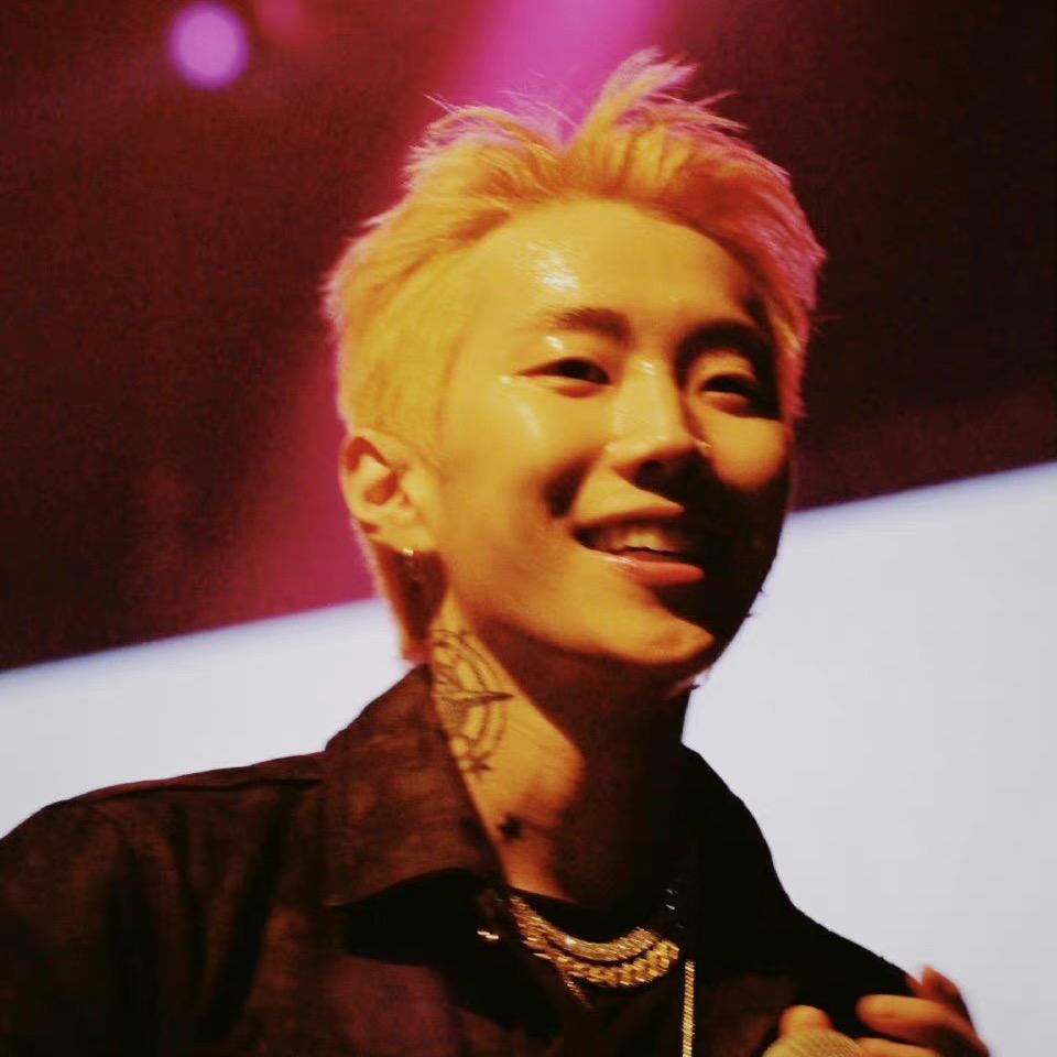 企鹅子卖萌惨遭毒打的那个夜晚