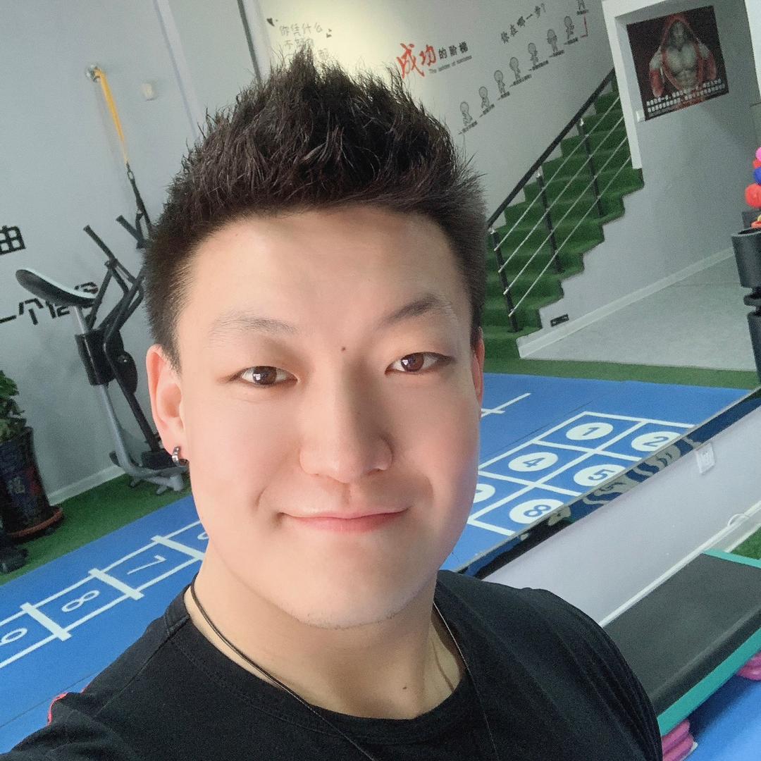 大🐻肌的大鹏鹏（减脂中）