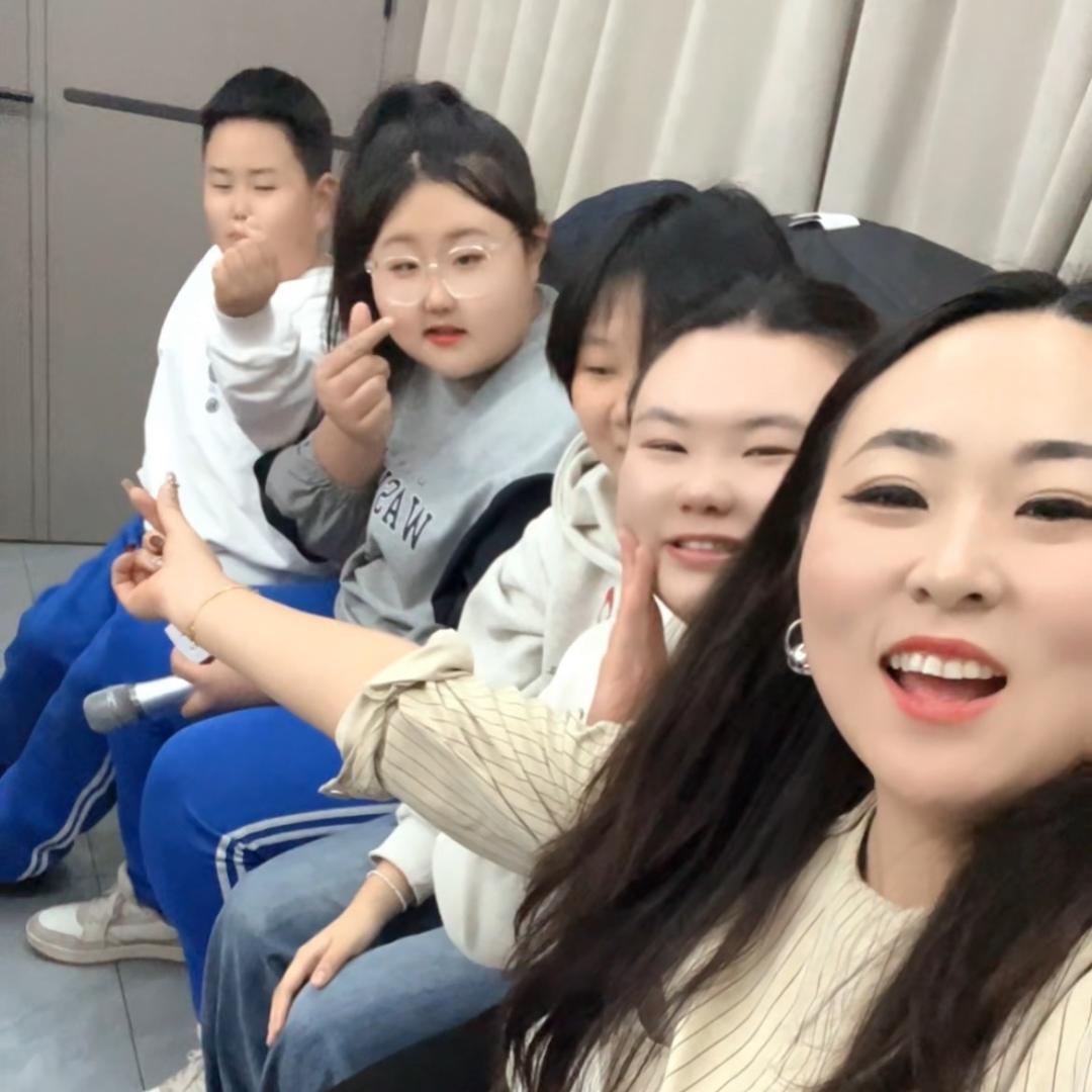 （90后）四个孩子的单亲后妈