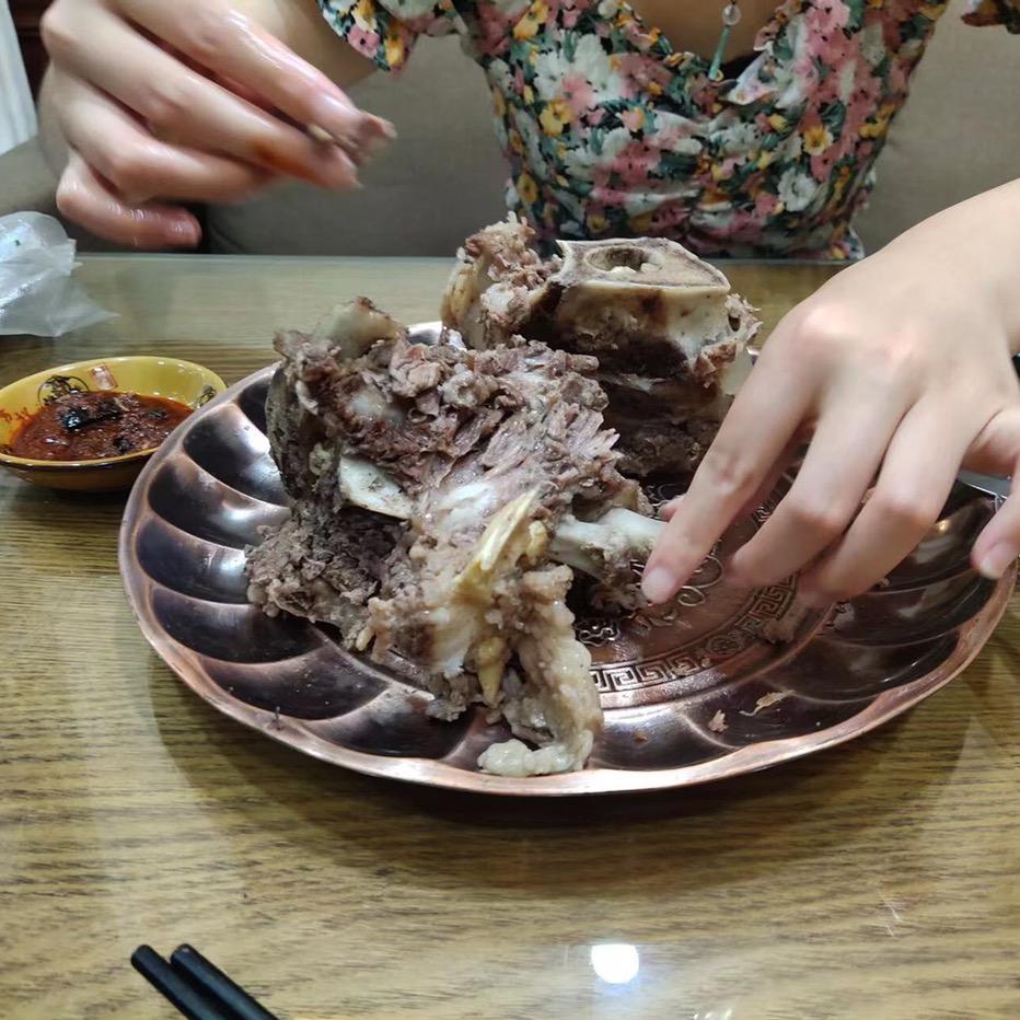 川娃儿和七七