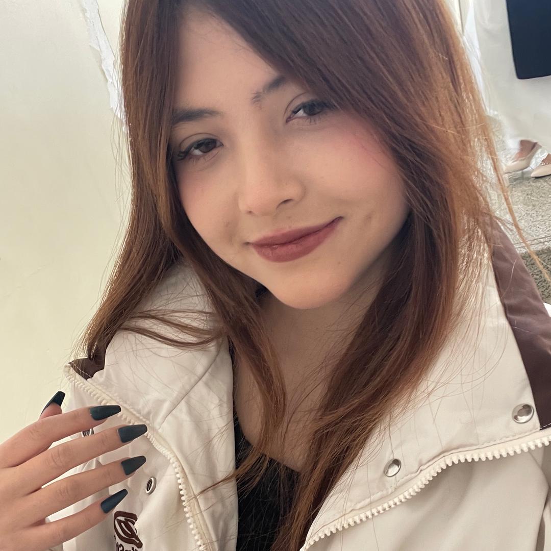 穿着丝袜的汉子