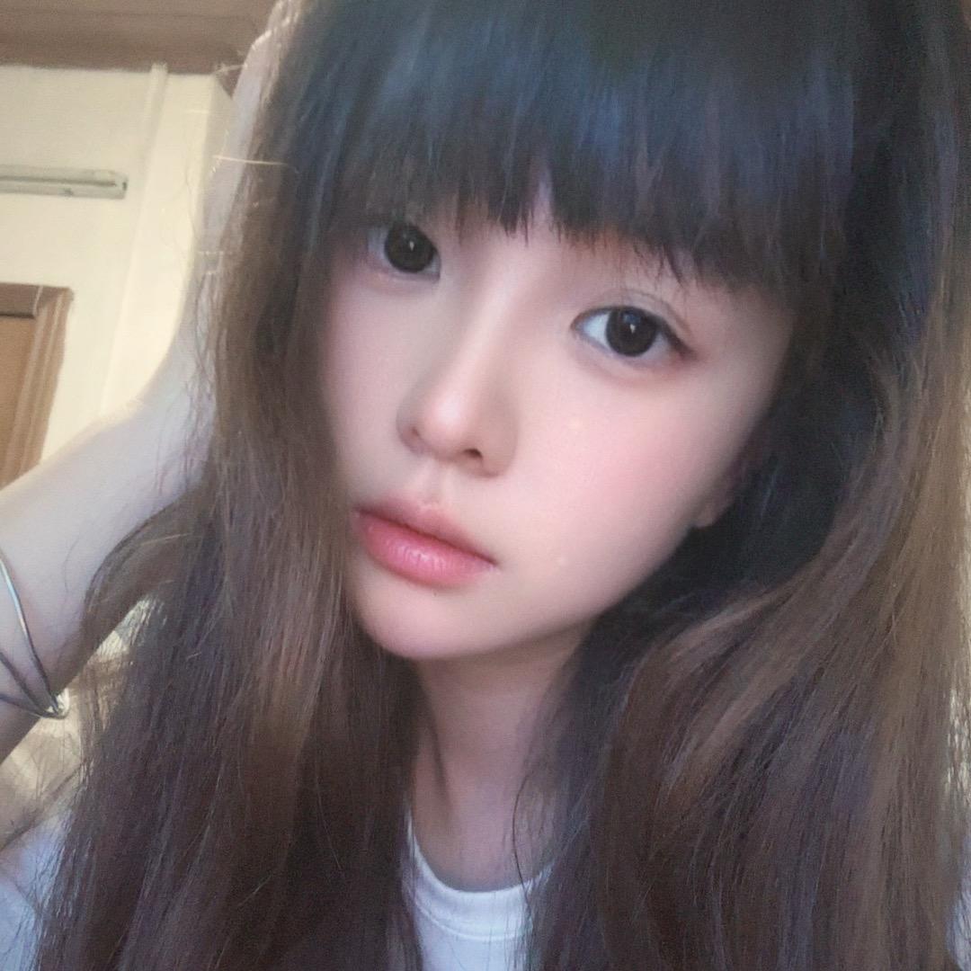 我不是给块糖就笑的孩纸