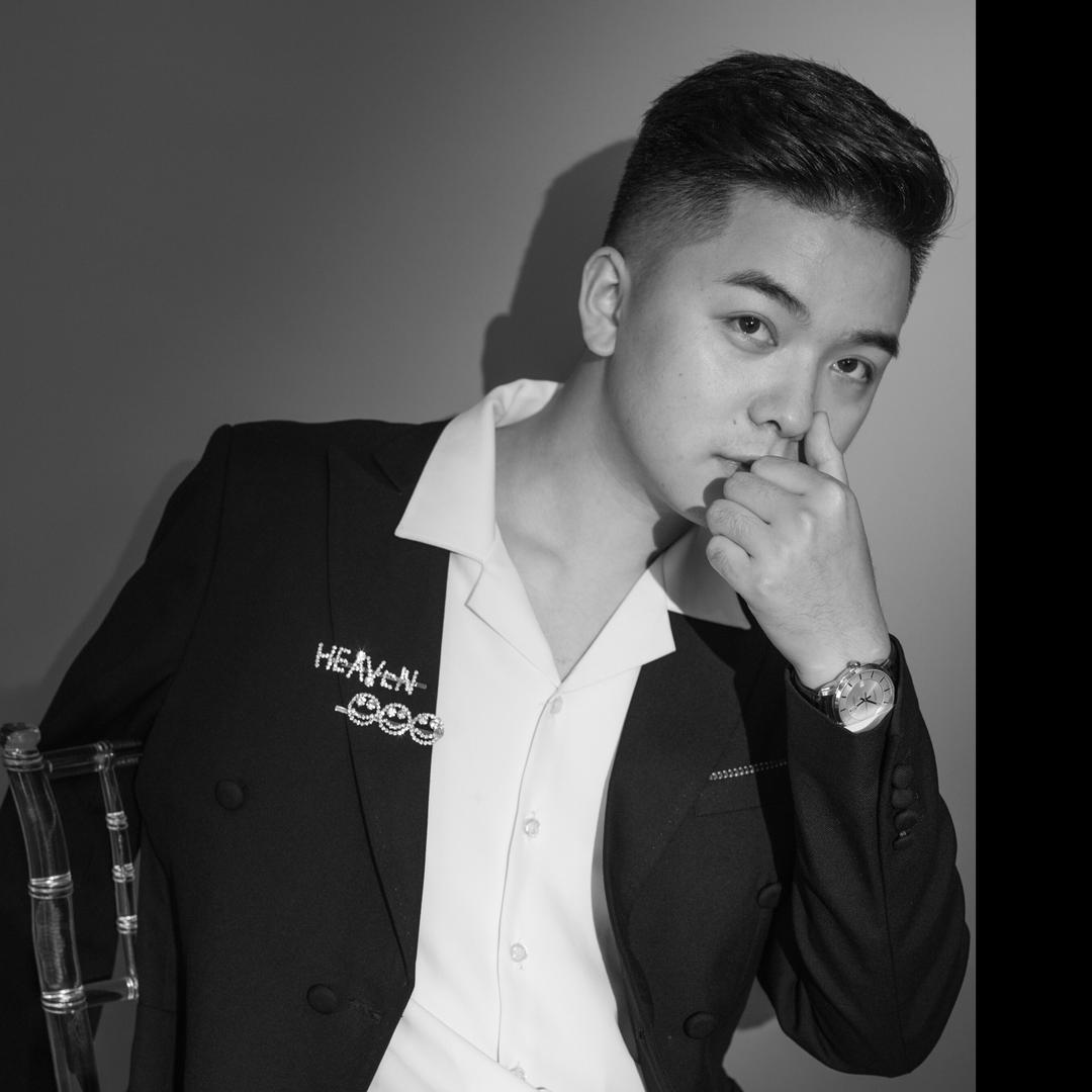 沐羽造型-首席设计师托尼文