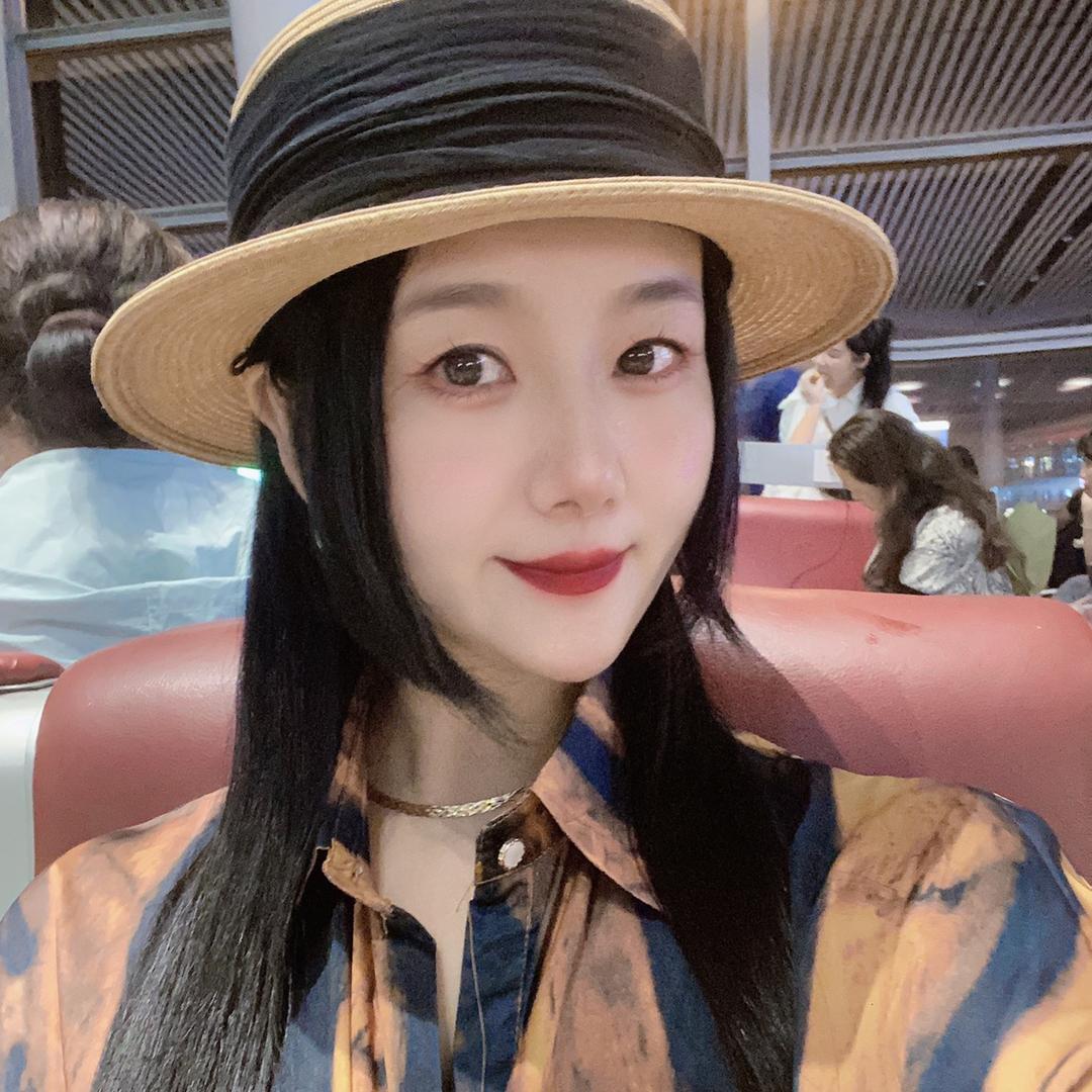 化妆师美艳