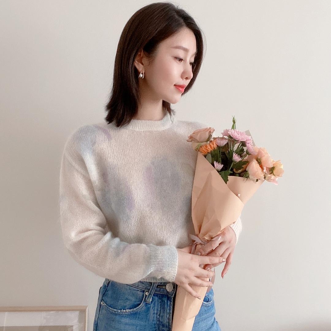 黛露尔羊毛衫服饰