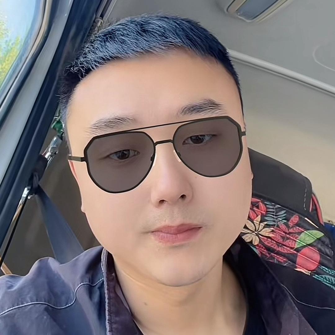 彤幽航