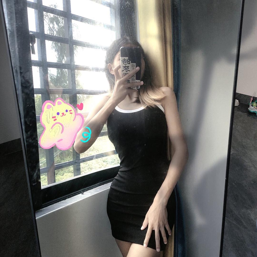 在海边捡束花💐