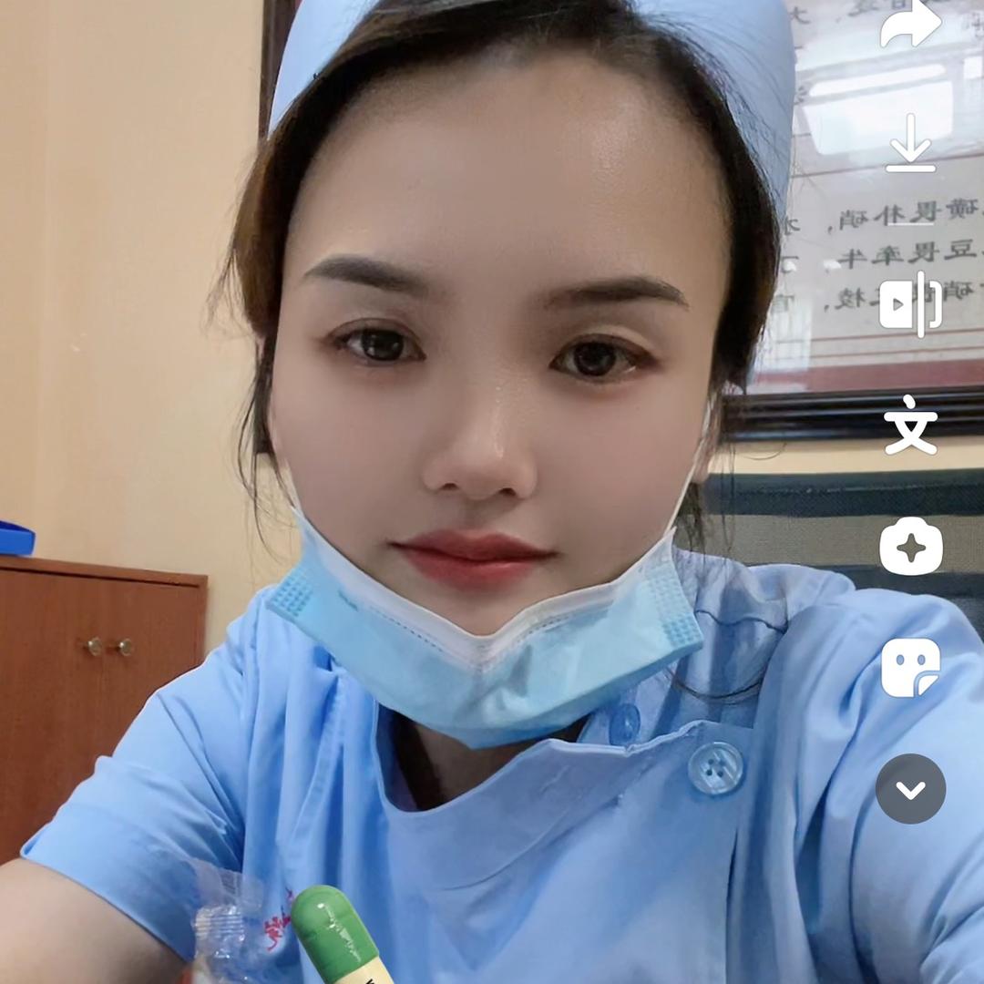 颜 小苇
