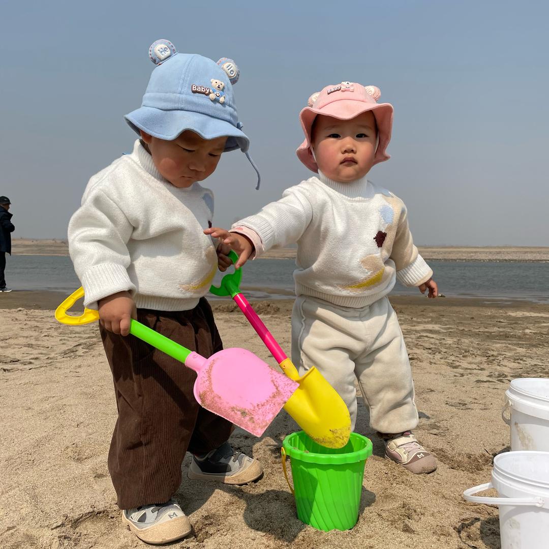 熹熹和奕奕（龙凤胎）