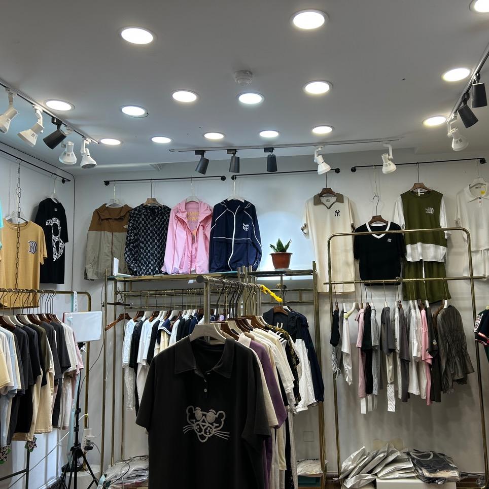 依依服装批发2店