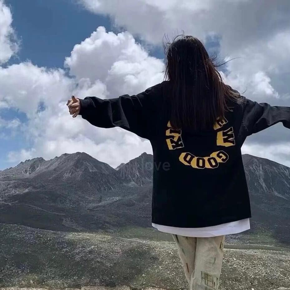 和月亮一起熬夜.