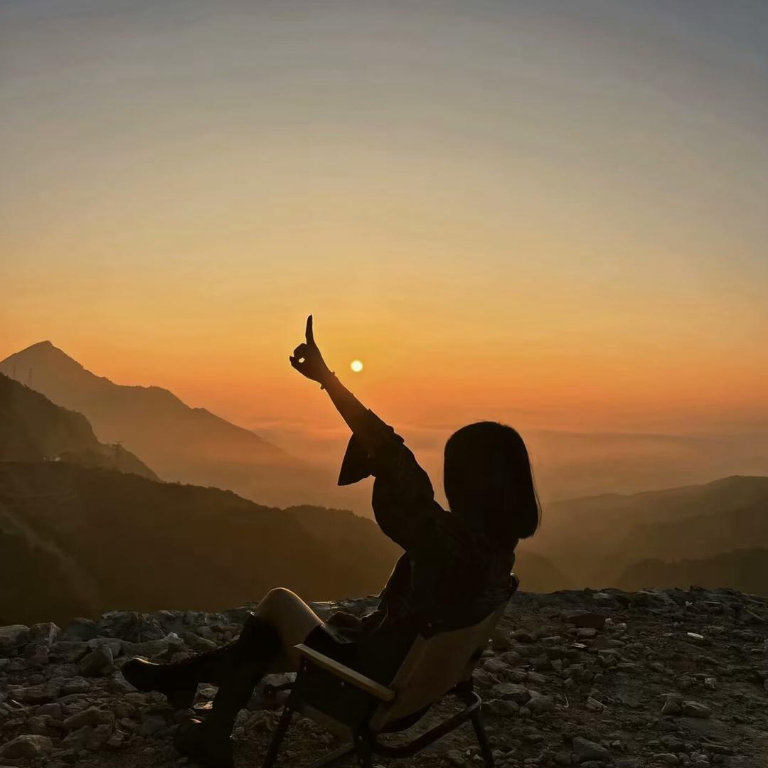 - ̗̀ ꪔ̤̥夏小姐- ̗̀ ꪔ̤̥