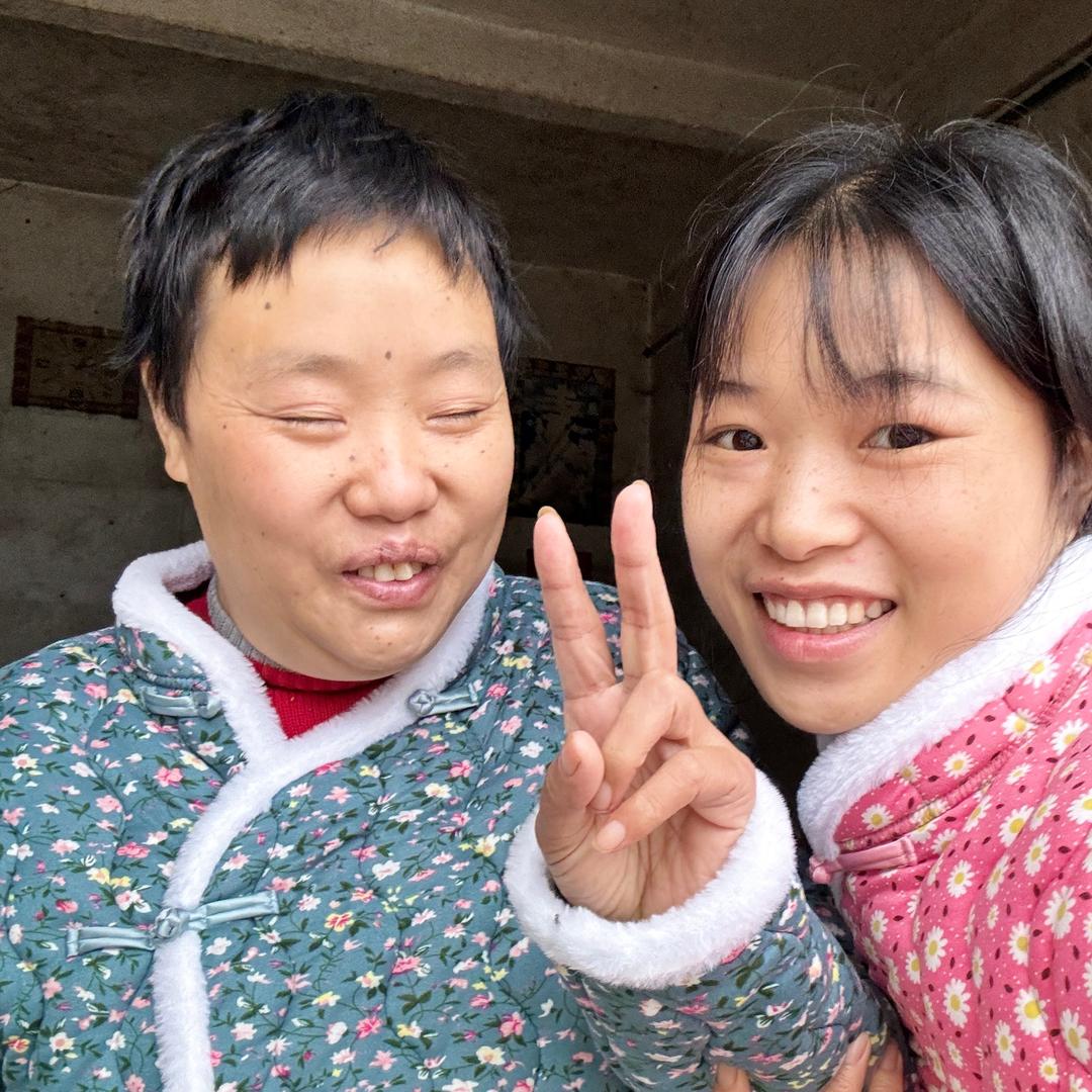 亮妹妹和小爹
