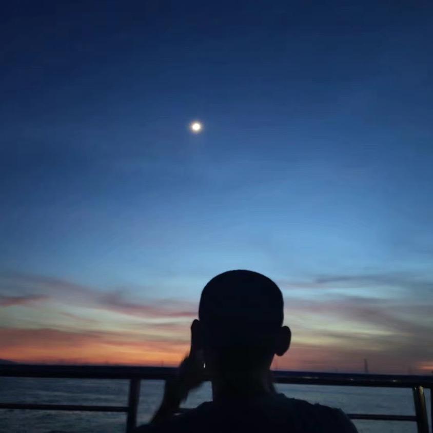 🌙.
