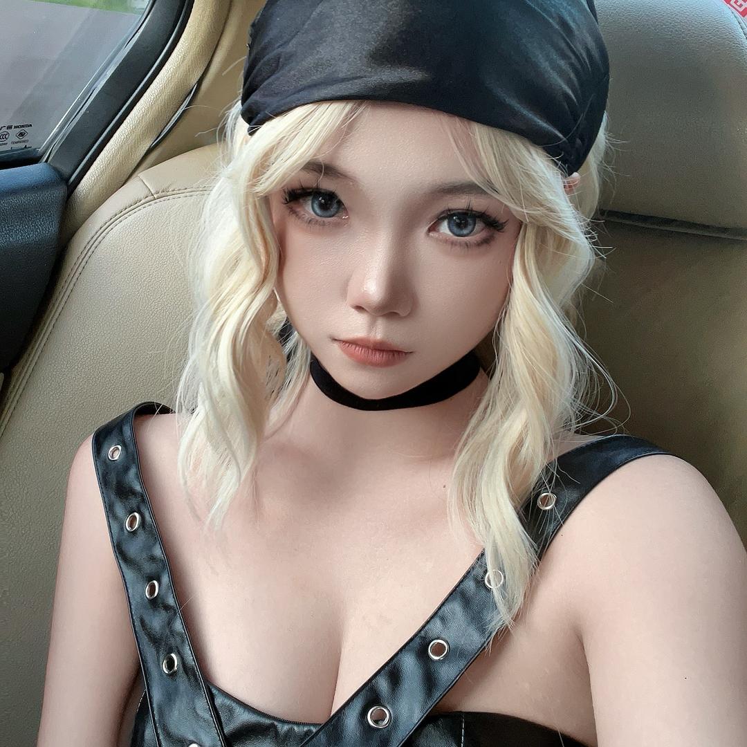 Nancy爱吃泡芙.