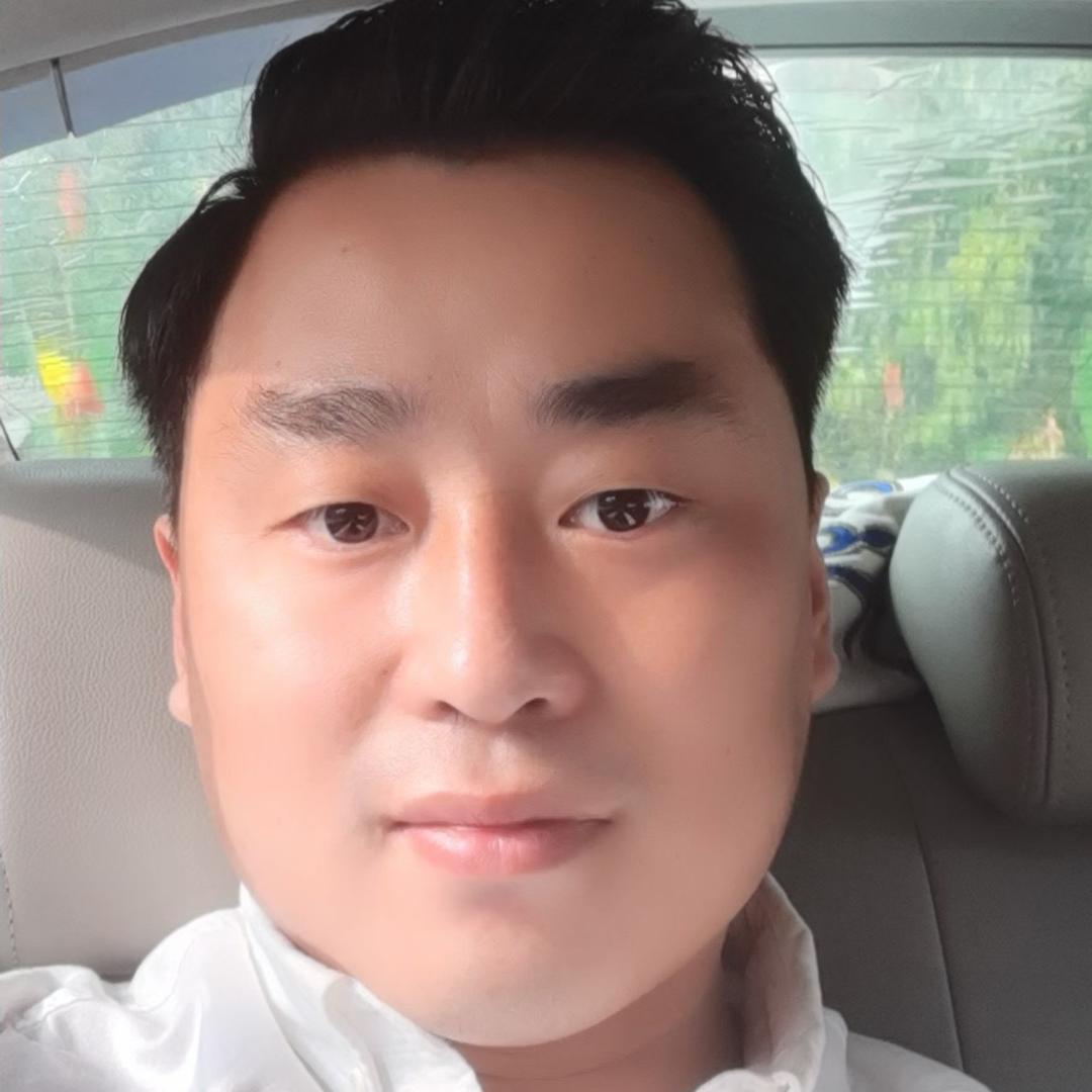 杂技演员田振宇