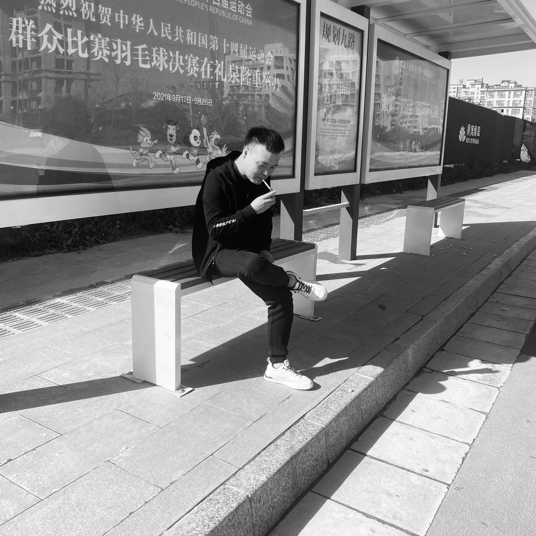 龙先生