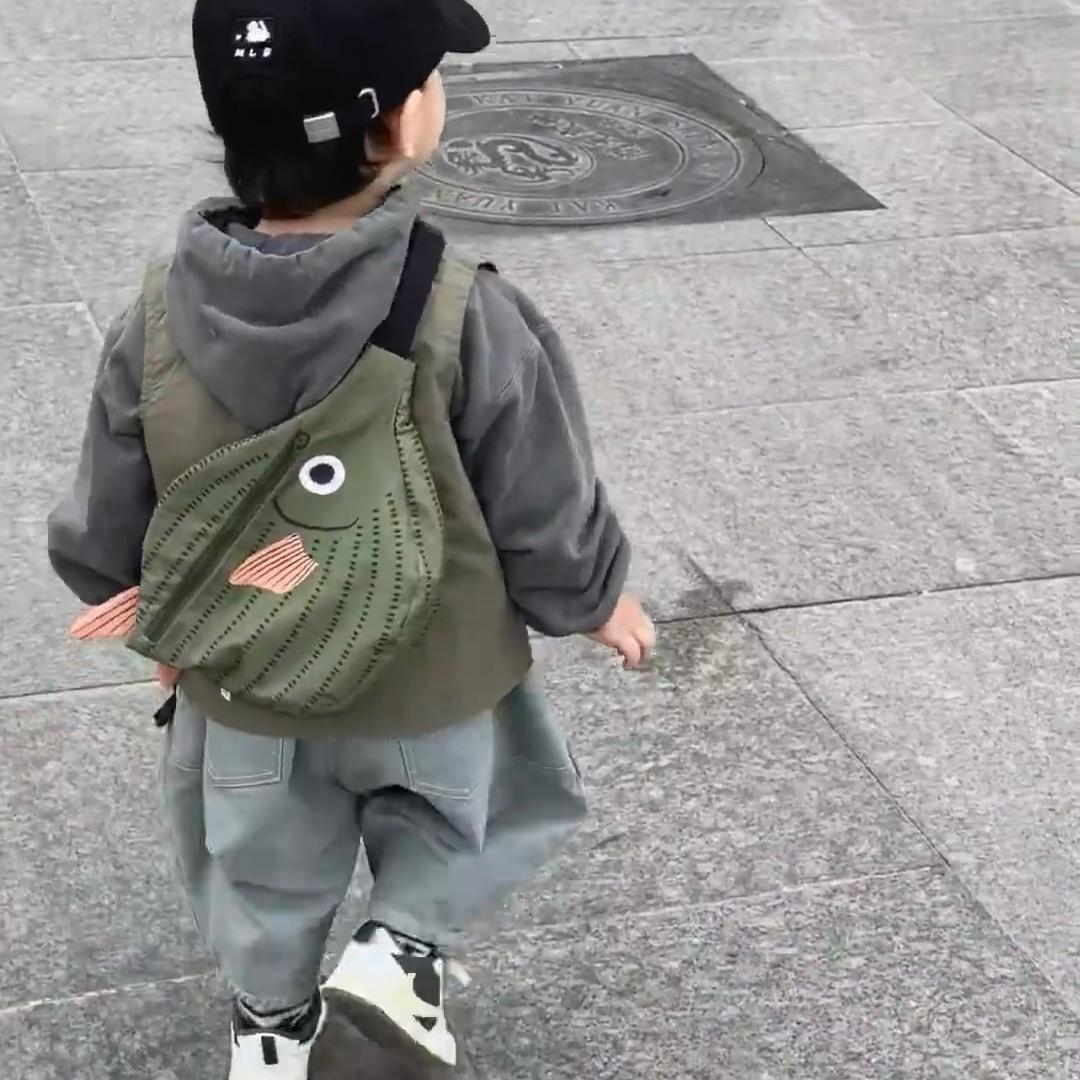 陌野.男童集合馆
