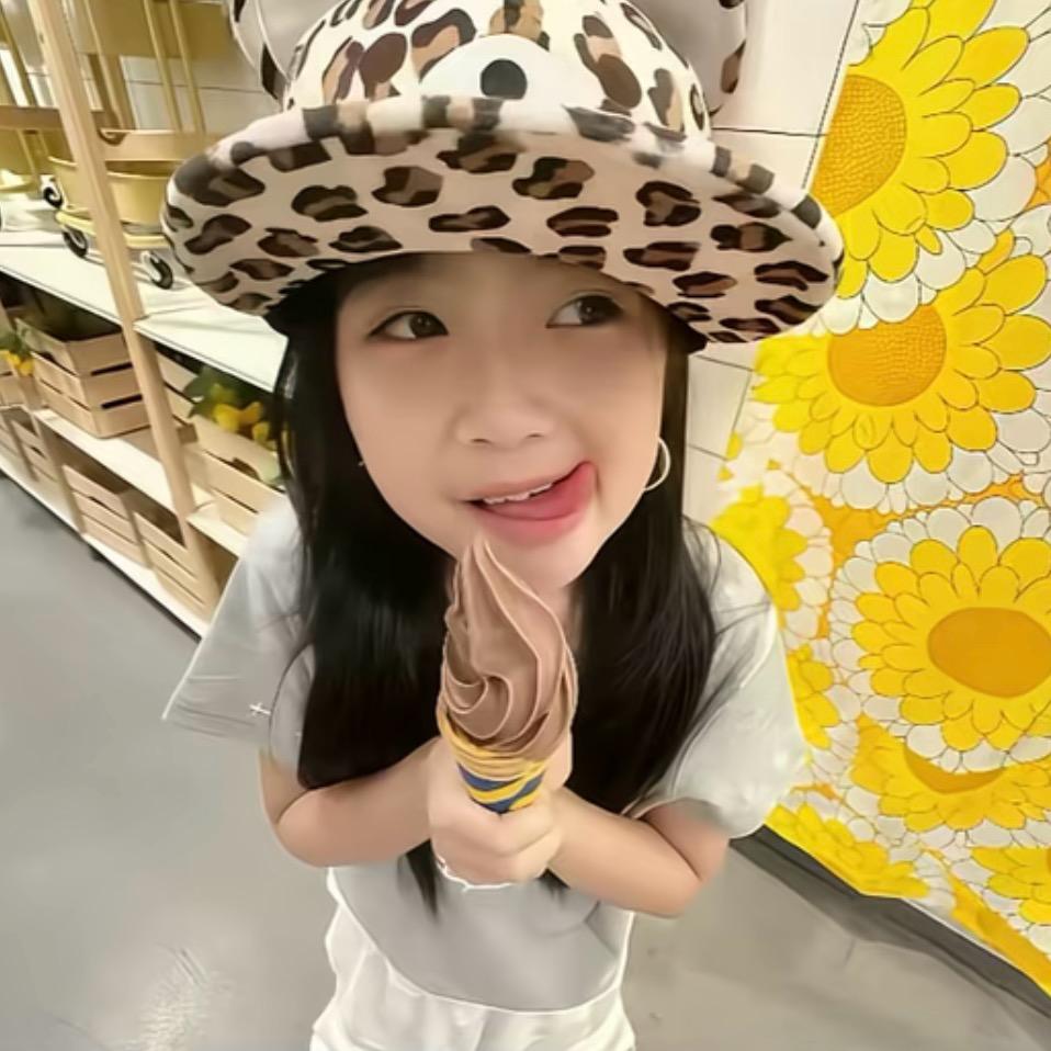 小梨漪-