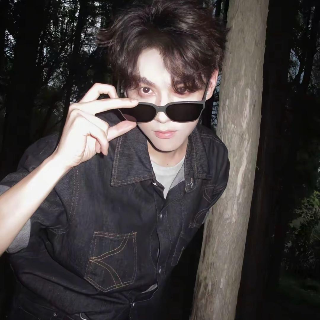 扛起田栩宁就跑~🍋