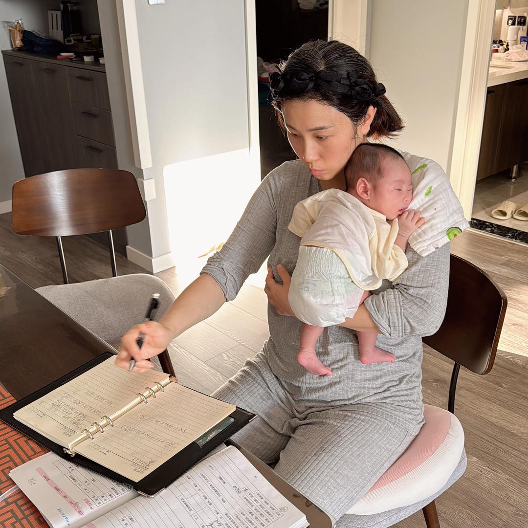 王大拿带孩子（11月龄）