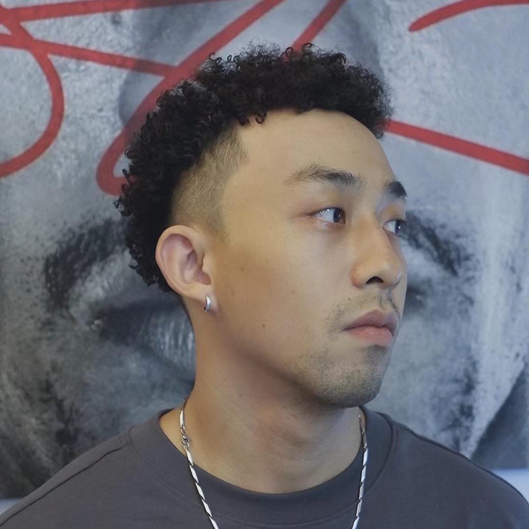 卷毛懂个球🏀