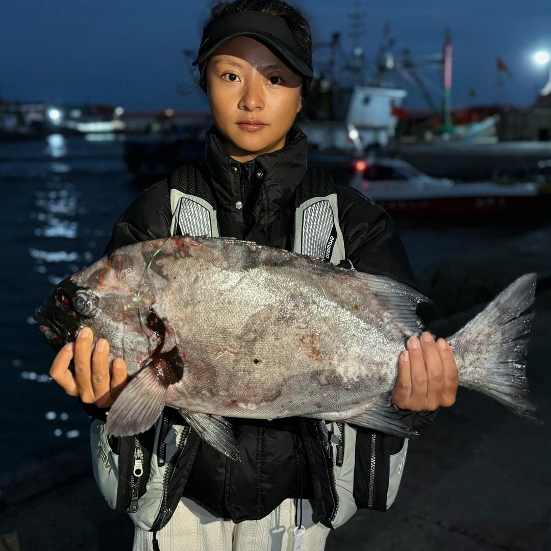 海岛女钓手晓倩