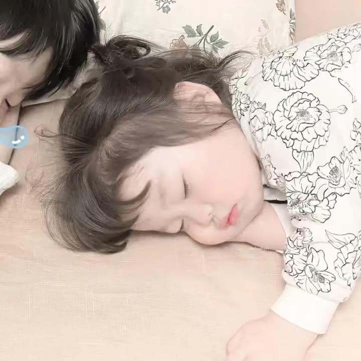 好想对你指指点点又害怕你嗦我手指头.