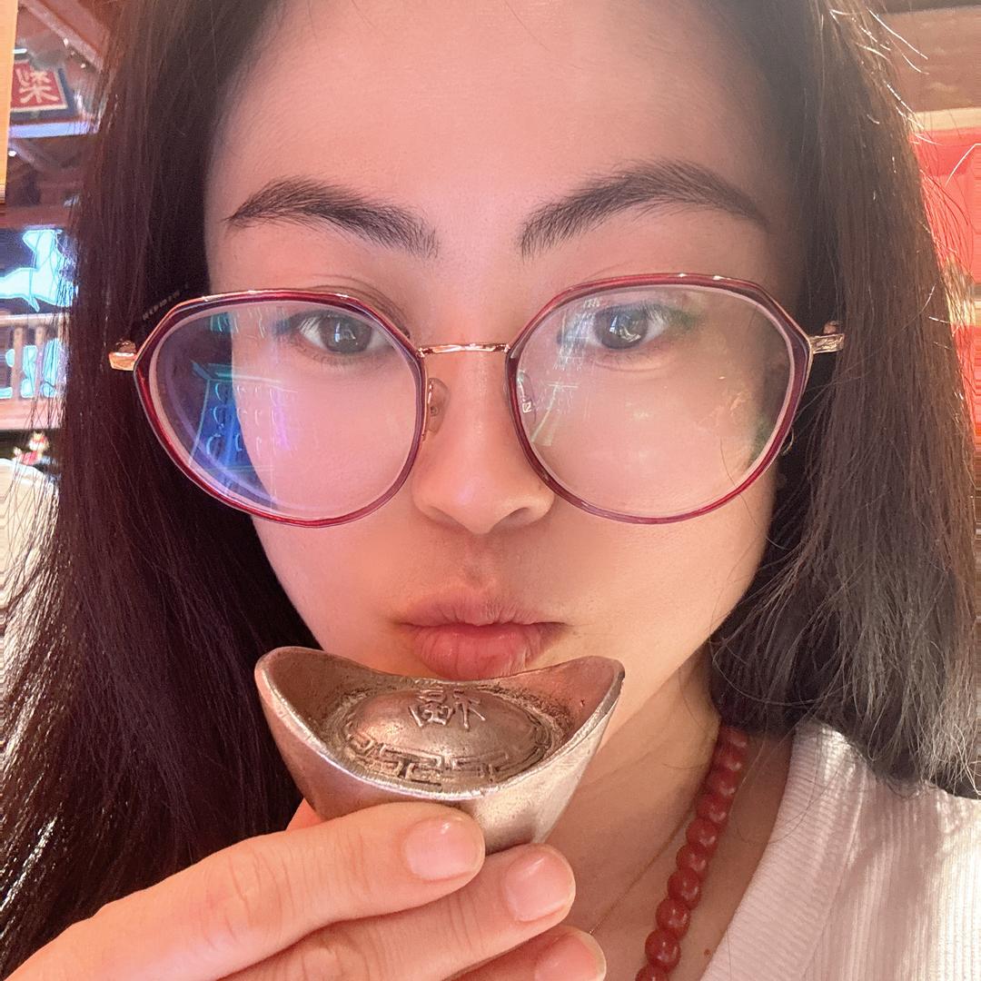 💓旭华小姐姐💃💃头像
