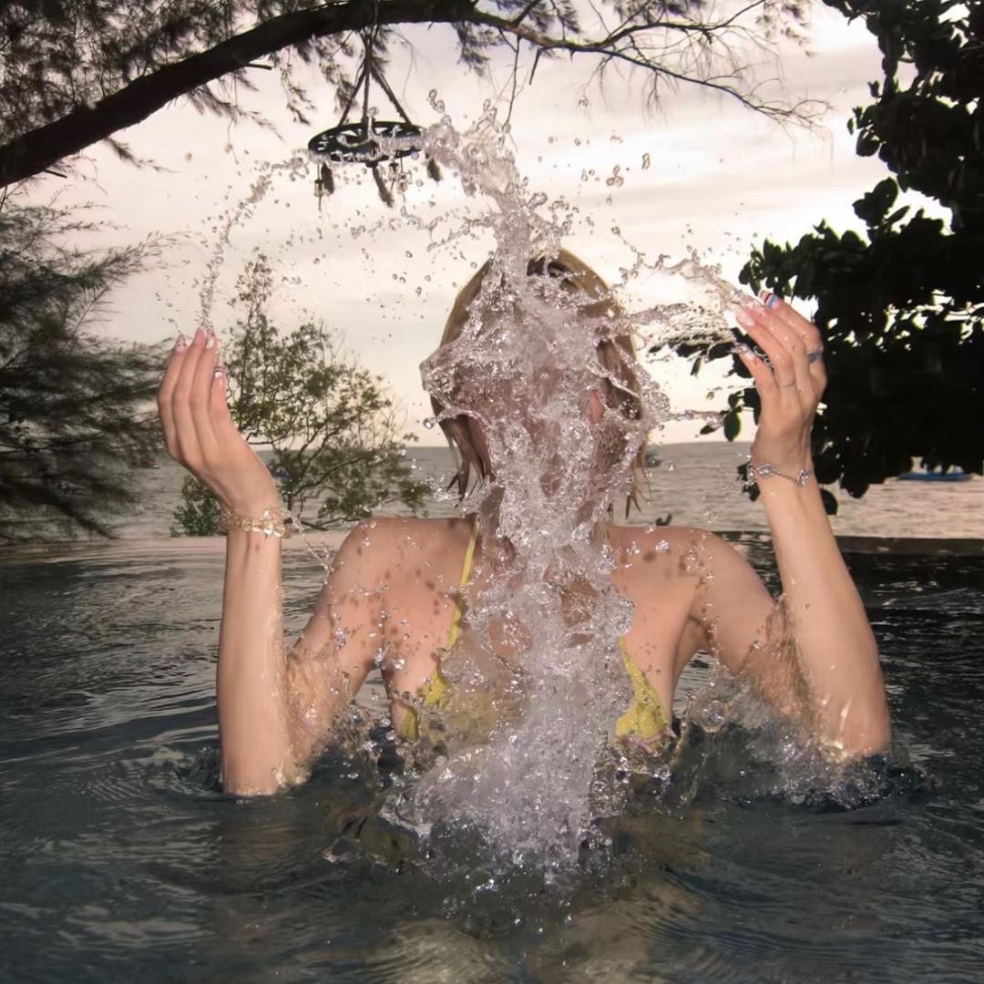 氤氲。