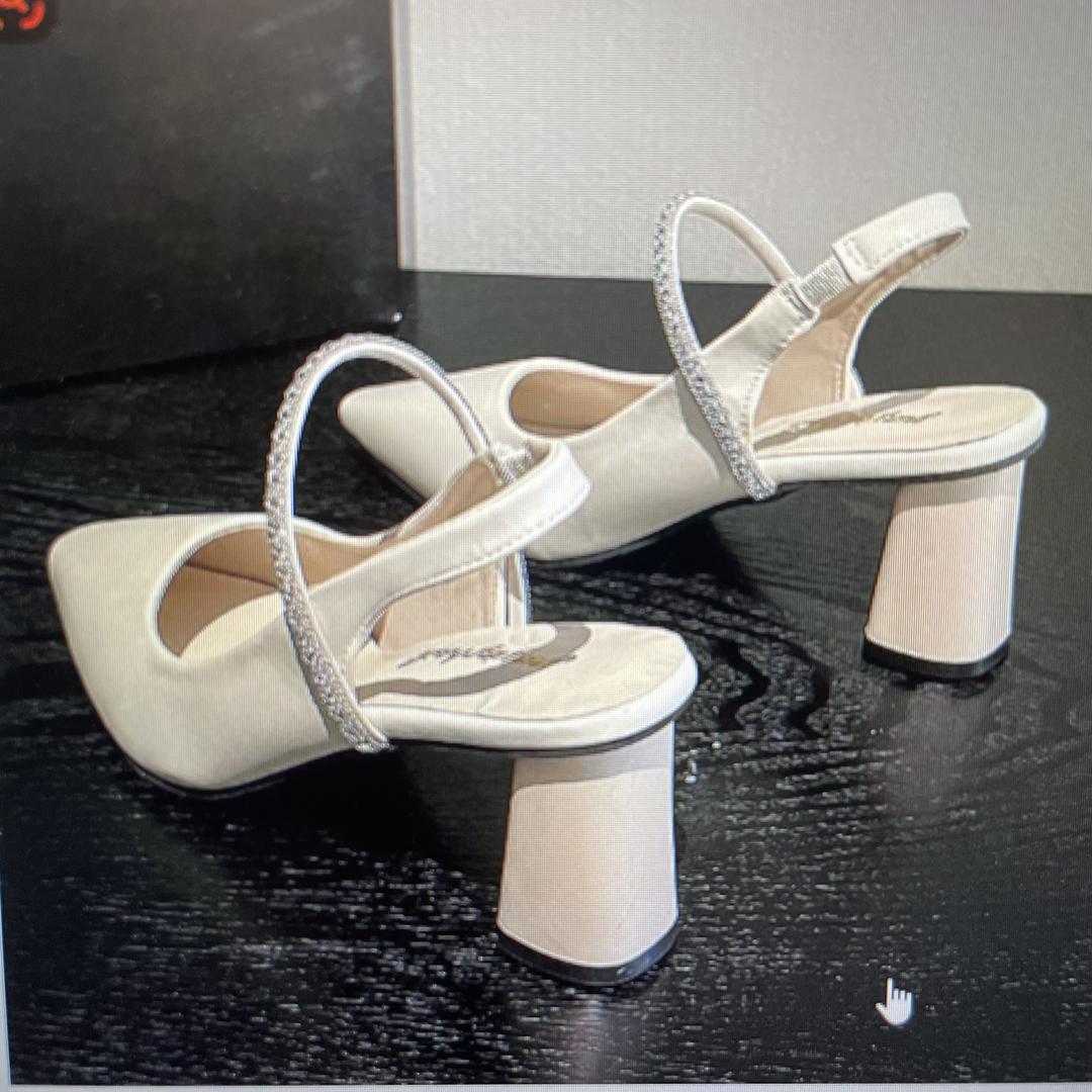 彬彬精品女鞋甄选店